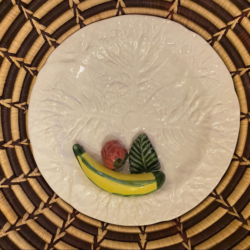 Bordallo Pinheiro Vintage White Cabbage Plate w/ 3D Fruit Cabbageware
